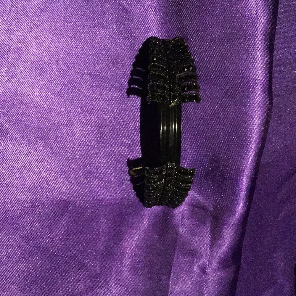 Barrette - Picture 1 of 2